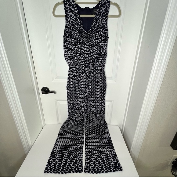 Enfocus Studio Women’s Navy Blue and White Pattern Jumpsuit, Size 4 - Picture 2 of 8